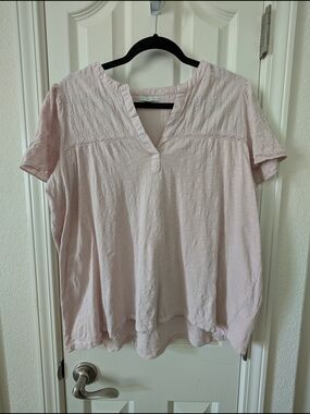 Design History Flutter Sleeve Tee in color "Hippie Rose"